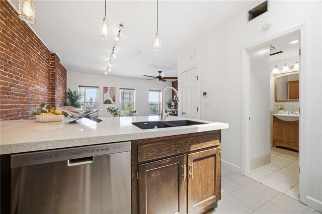 21 E 29TH Street, Kansas City, MO 64108