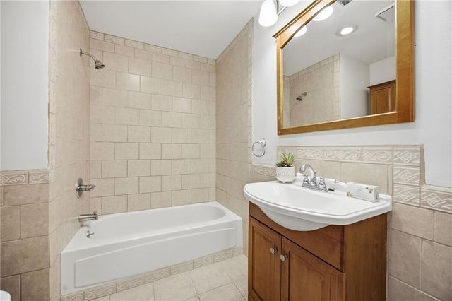 21 E 29TH Street, Kansas City, MO 64108