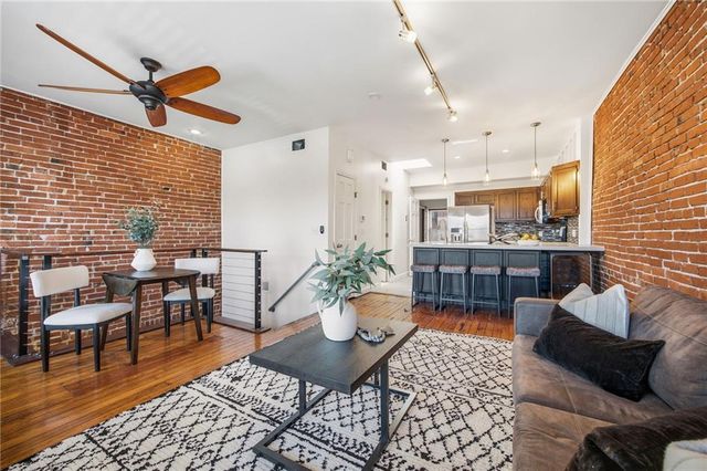 21 E 29TH Street, Kansas City, MO 64108