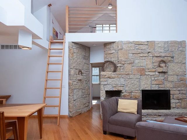 7822 Burr Oak Road, Roscoe, IL 61073