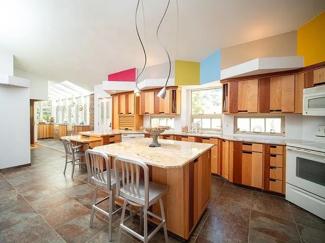 7822 Burr Oak Road, Roscoe, IL 61073