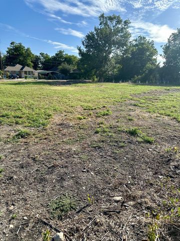 600 E Pecan ST, Taylor, TX 76574