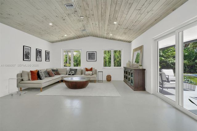 117 NE 20th St, Wilton Manors, FL 33305