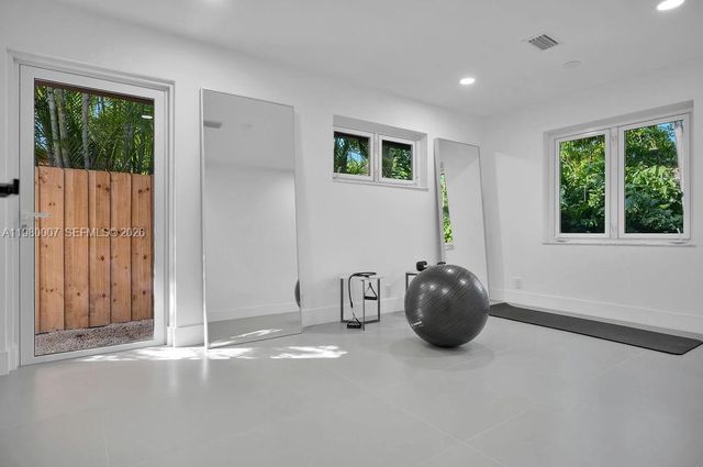 117 NE 20th St, Wilton Manors, FL 33305