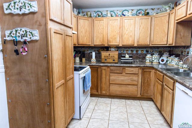 920 Deer Cove Rd, Avinger, TX 75630
