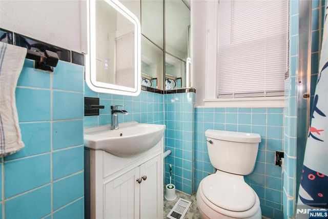 151 4th Avenue, Hawthorne, NJ 07506