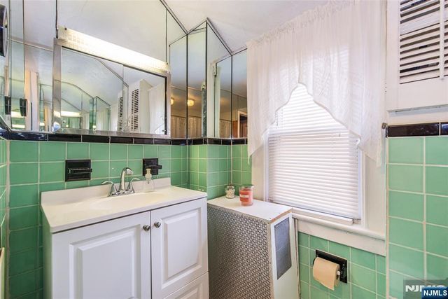 151 4th Avenue, Hawthorne, NJ 07506