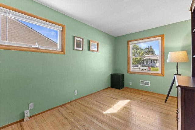 2709 Pinehurst AVENUE, Racine, WI 53403