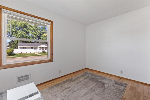 2709 Pinehurst AVENUE, Racine, WI 53403