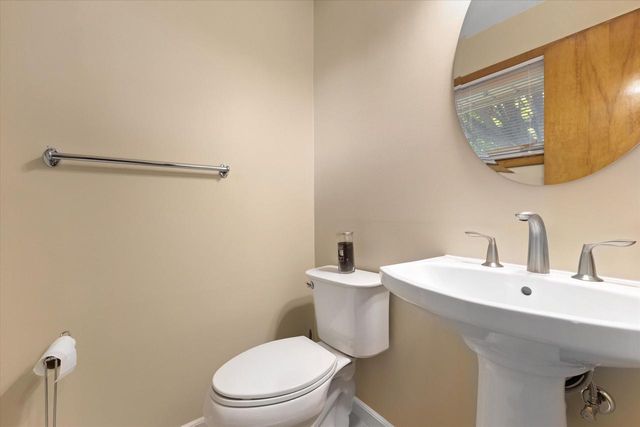 2709 Pinehurst AVENUE, Racine, WI 53403