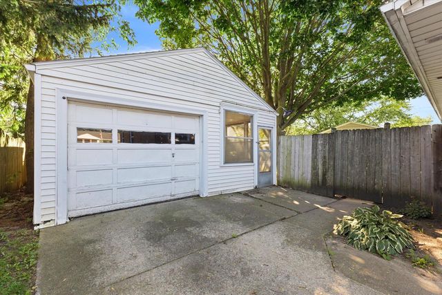 2709 Pinehurst AVENUE, Racine, WI 53403