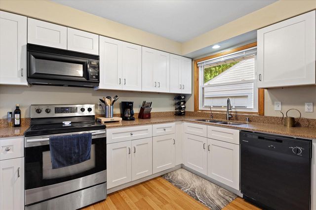 2709 Pinehurst AVENUE, Racine, WI 53403
