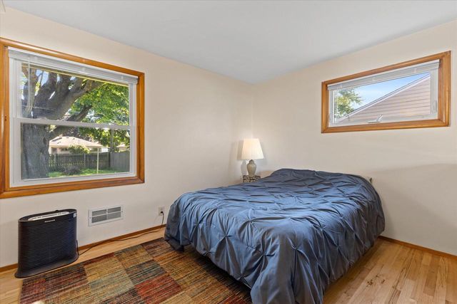 2709 Pinehurst AVENUE, Racine, WI 53403