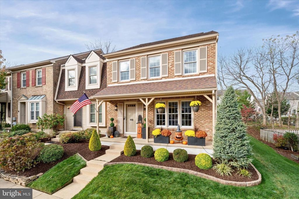 118 WOODEN CARRIAGE DR, Hockessin, DE 19707