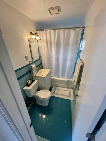 904 SE 12th Street, Fort Lauderdale, FL 33316