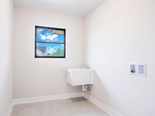 1753 Trailbrook, Valparaiso, IN 46385