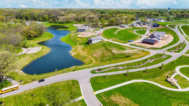 1753 Trailbrook, Valparaiso, IN 46385