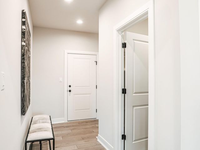 1753 Trailbrook, Valparaiso, IN 46385
