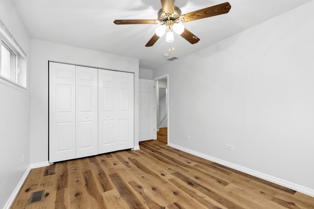 8824 Robin Drive F, Des Plaines, IL 60016