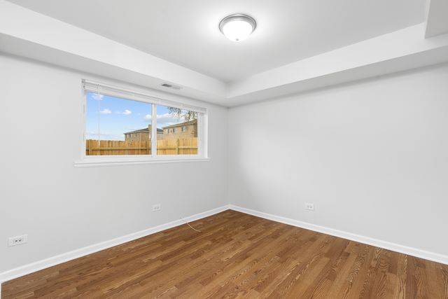 8824 Robin Drive F, Des Plaines, IL 60016