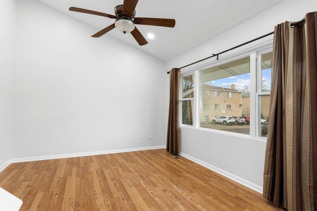 8824 Robin Drive F, Des Plaines, IL 60016