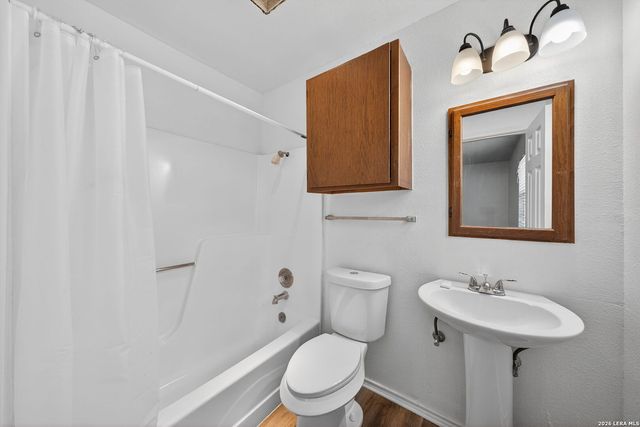 7423 Hardesty, San Antonio, TX 78250