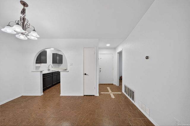 7423 Hardesty, San Antonio, TX 78250