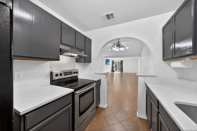 7423 Hardesty, San Antonio, TX 78250