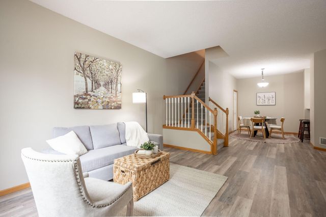 3001 Juniper Lane I, Woodbury, MN 55125