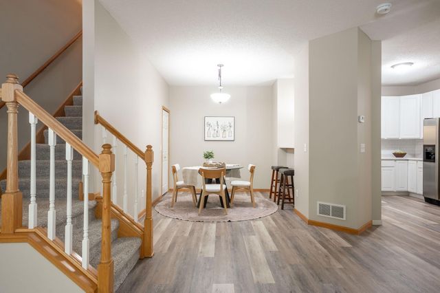 3001 Juniper Lane I, Woodbury, MN 55125