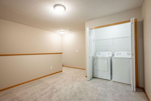 3001 Juniper Lane I, Woodbury, MN 55125