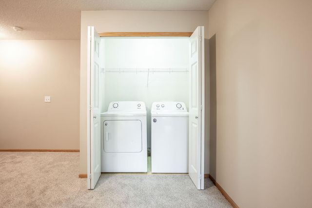 3001 Juniper Lane I, Woodbury, MN 55125