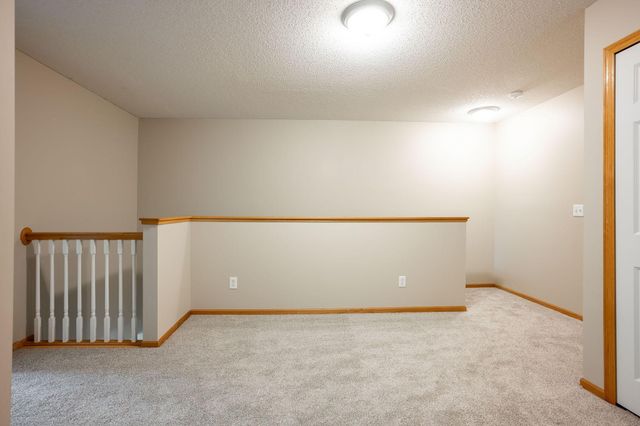 3001 Juniper Lane I, Woodbury, MN 55125