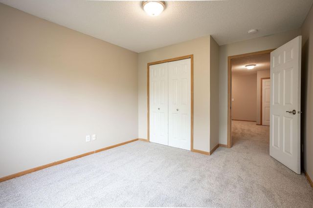 3001 Juniper Lane I, Woodbury, MN 55125