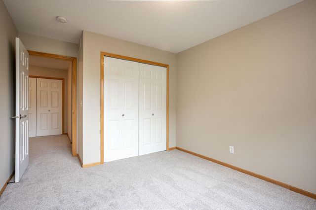 3001 Juniper Lane I, Woodbury, MN 55125