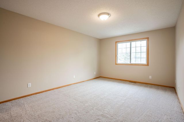 3001 Juniper Lane I, Woodbury, MN 55125