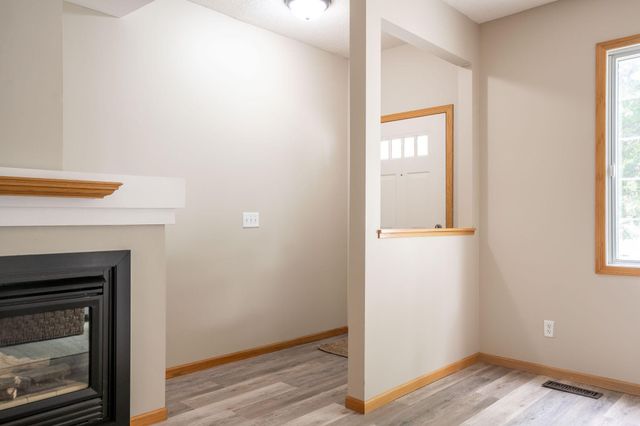 3001 Juniper Lane I, Woodbury, MN 55125