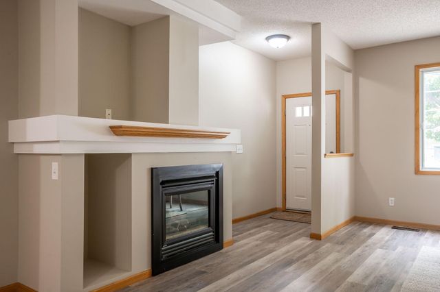 3001 Juniper Lane I, Woodbury, MN 55125