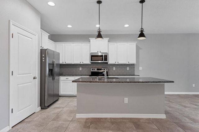 8657 PALMER PARK CIRCLE, Sarasota, FL 34238