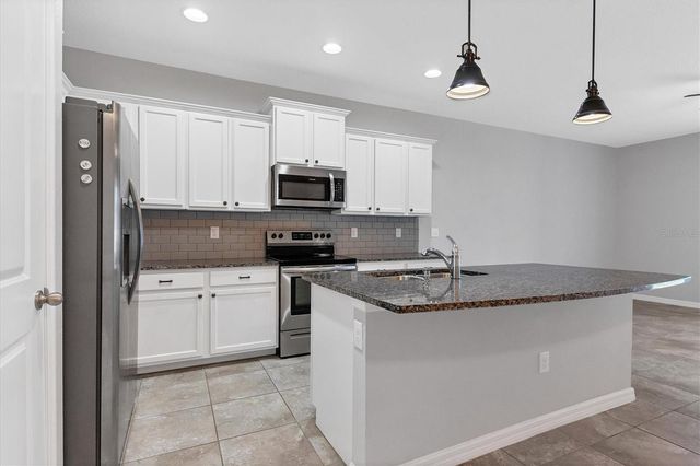 8657 PALMER PARK CIRCLE, Sarasota, FL 34238