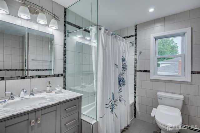 1 Ballo Place, Edison, NJ 08820