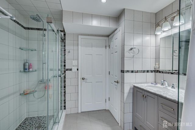 1 Ballo Place, Edison, NJ 08820