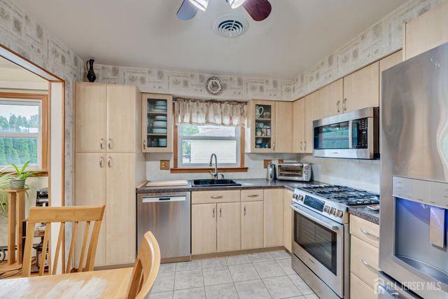 1 Ballo Place, Edison, NJ 08820
