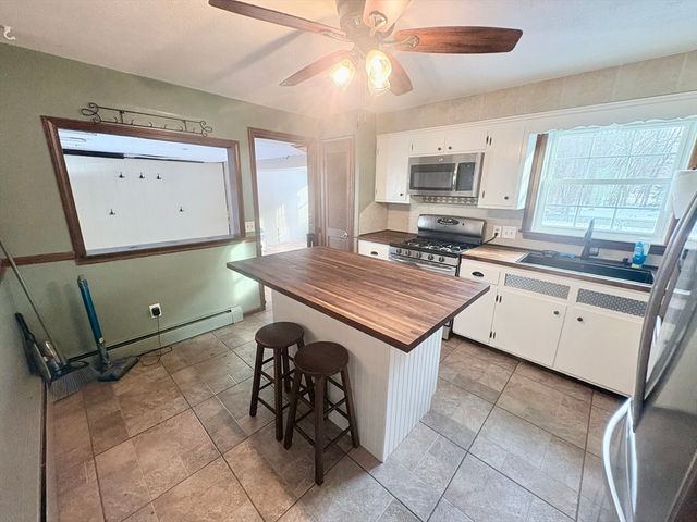 387 Southwick Street, Agawam, MA 01030