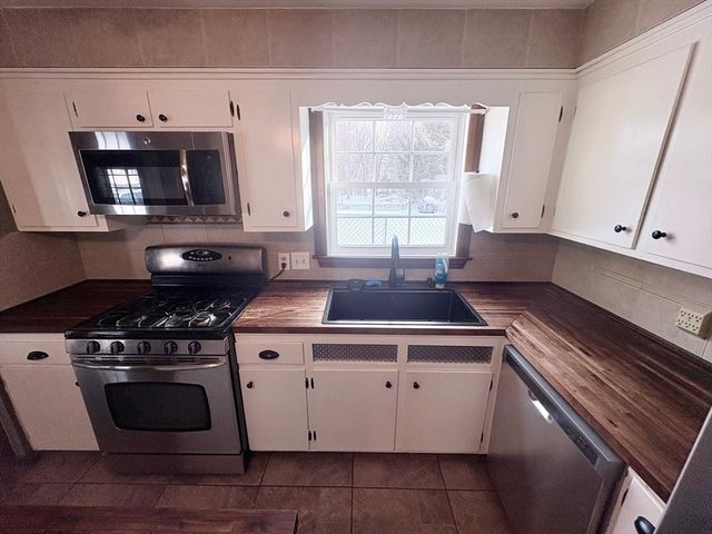 387 Southwick Street, Agawam, MA 01030