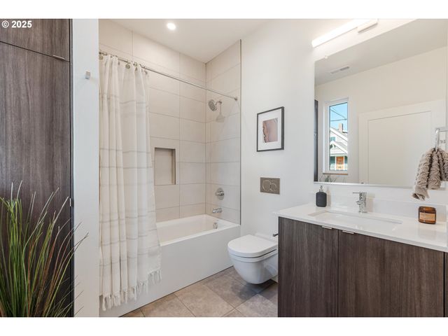 5484 Se Boise Ter, Portland, OR 97206