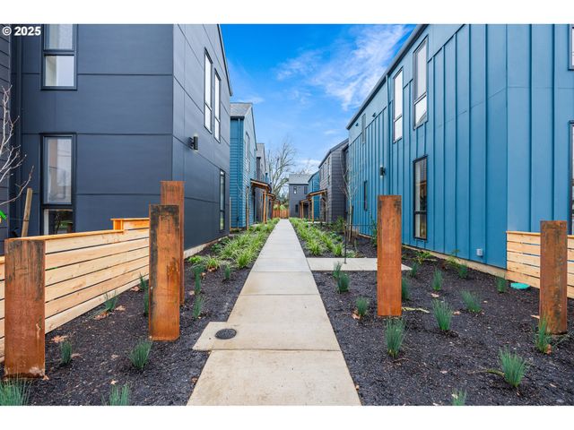 5484 Se Boise Ter, Portland, OR 97206