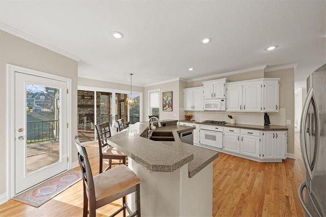 14002 Bond Street, Overland Park, KS 66221