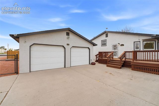 1069 Meadow Lane, Pueblo, CO 81006