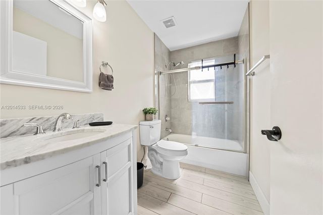 16864 SW 1st Pl, Pembroke Pines, FL 33027